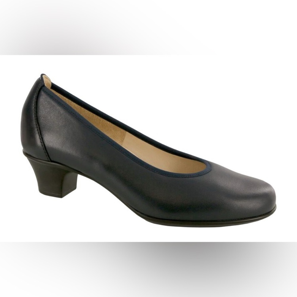 SAS Shoes Milano pump, black, 8.5M. Removable liner. Never worn, no box.